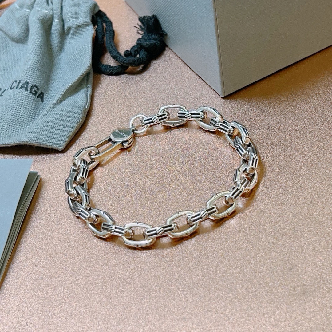批105。 原单货🔹🔹新品 巴黎世家 Balenciaga手链🔹专柜一致巴黎世家手链 男士火爆款出货 设计独特 前卫 男女必备！码数18。20。22 24cm