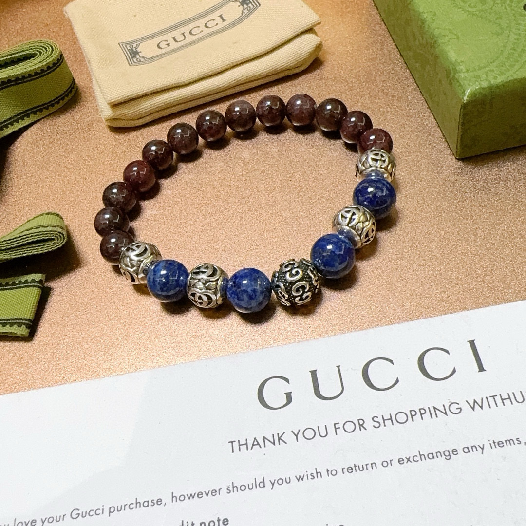   新品发布🇮🇹官宣上市 𝐆𝐮𝐜𝐜𝐢古驰手链男女同款 最新款天然石榴石搭配青金石手链质感超值档次更高明星