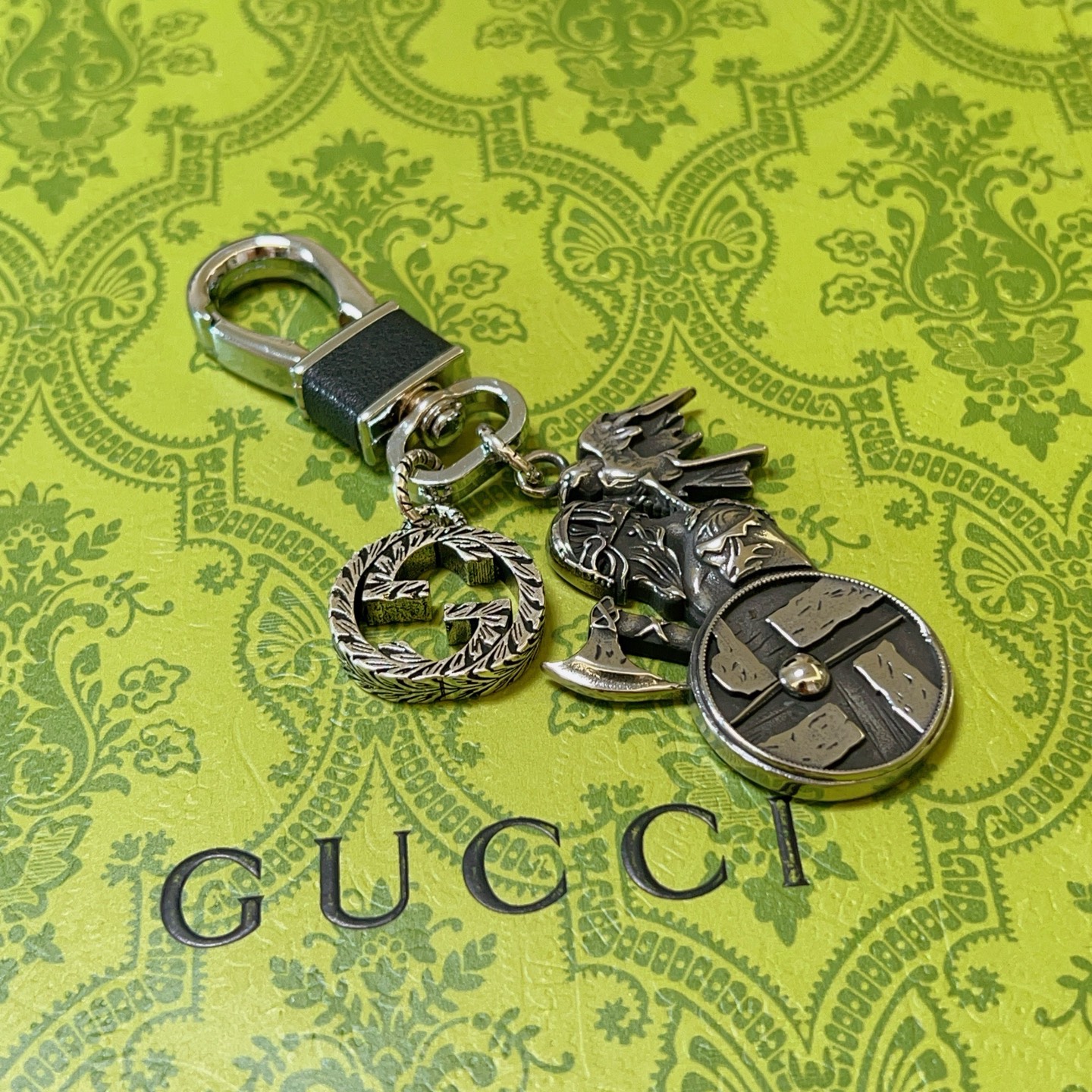    新品发布 👒𝐆𝐮𝐜𝐜𝐢古驰钥匙扣 古驰包包扣 最新款包包挂饰档次更高明星同款Anger Fores
