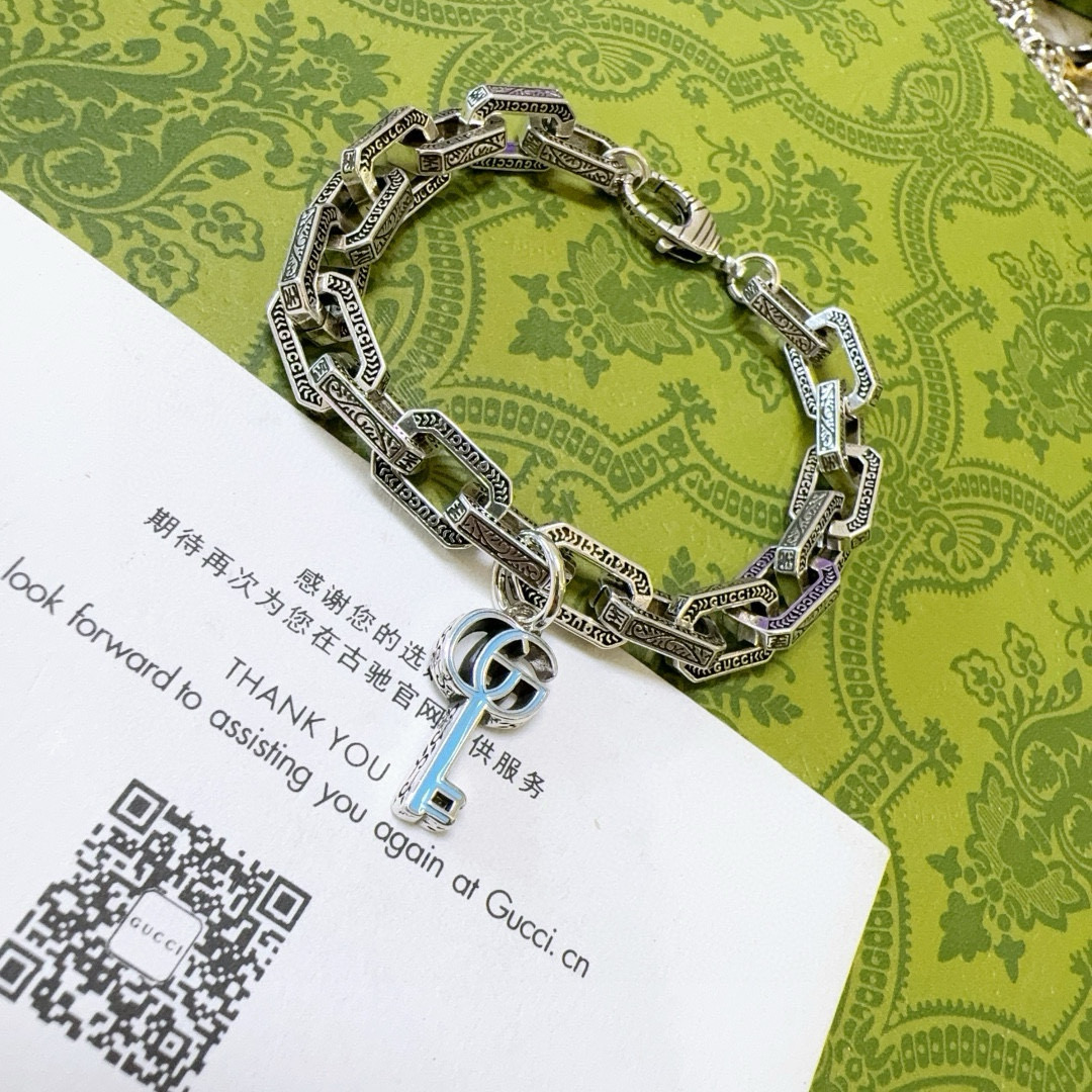  。 最新出炉奢华古驰手链。高端品牌定制 手链中的天花板  豪华阵容设计理念🌼 Gucci古驰手链最新款