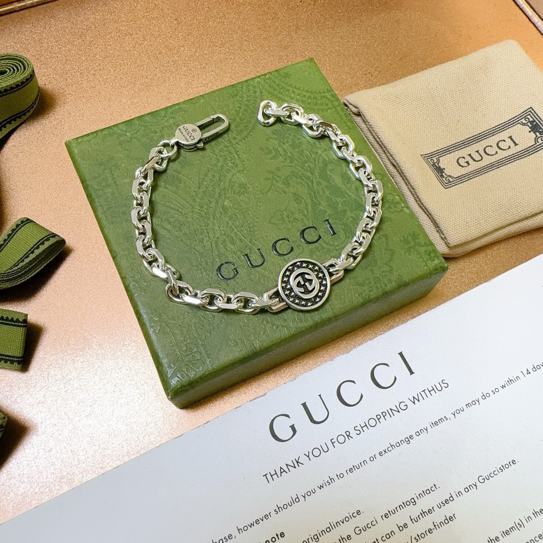 。 古驰推荐款最新古驰手链出炉🌼 Gucci古驰手链最新款的经典款 精致无论款式 质感 都是绝对的顶尖f