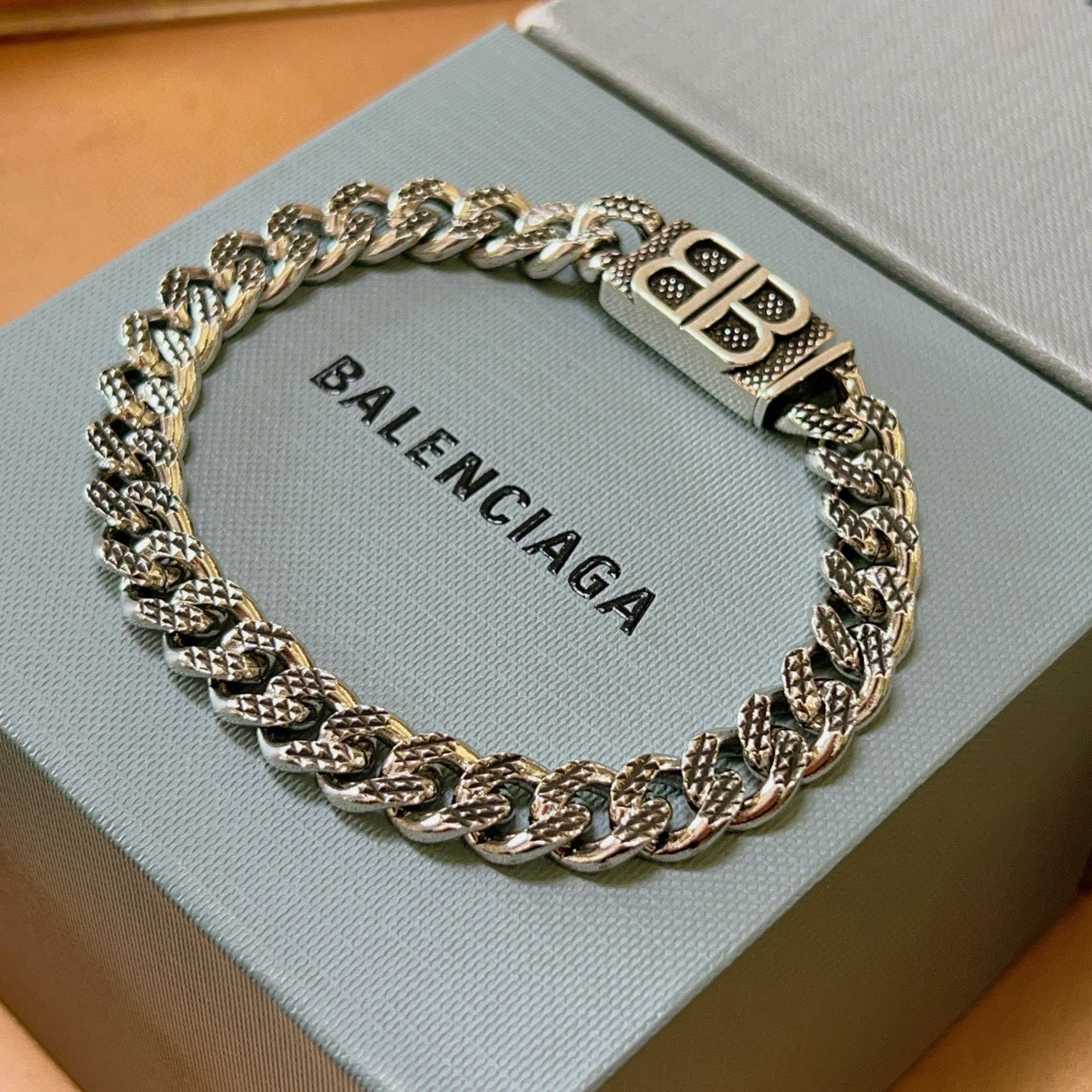 。 高品质高质感 原单货🔹🔹新品 巴黎世家 Balenciaga手链🔹专柜一致巴黎世家手链 男士火爆款出