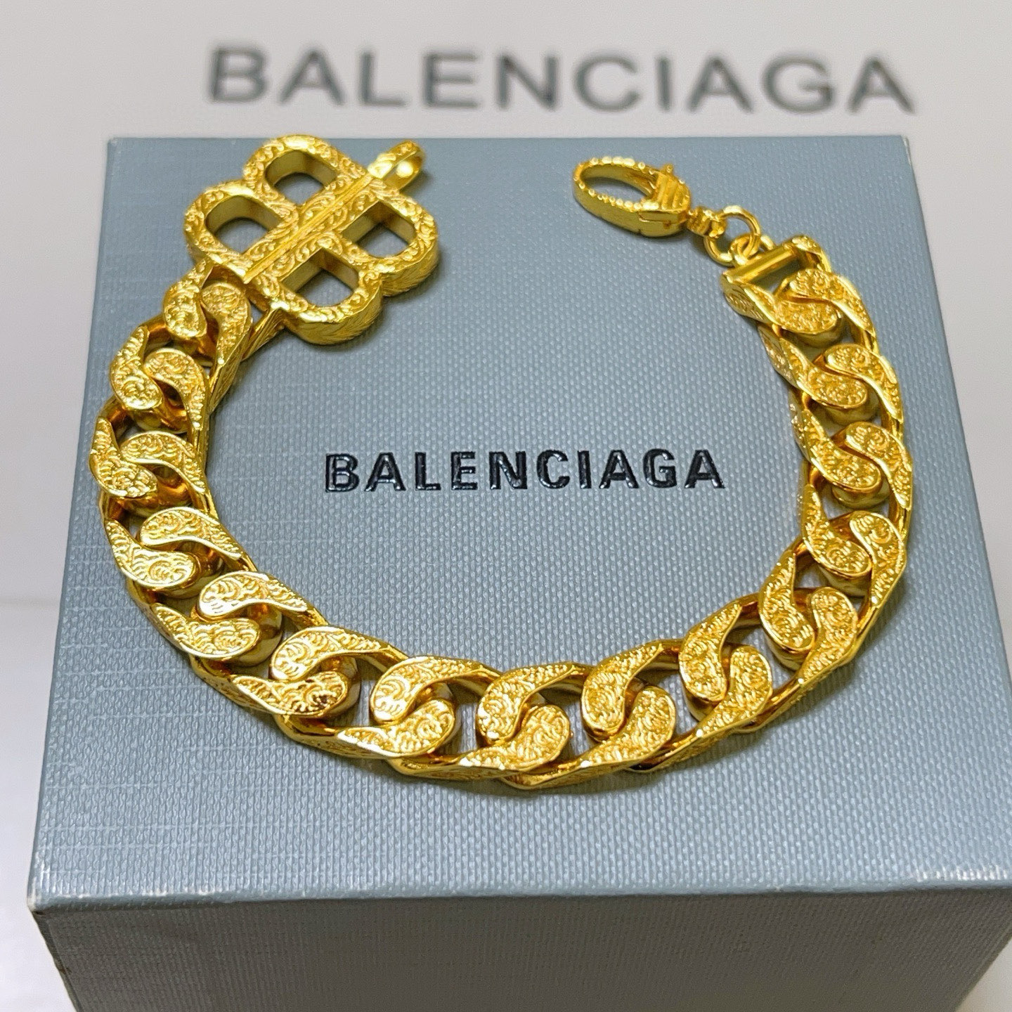 。 原单货🔹🔹新品 巴黎世家手链Balenciaga手链🔹专柜一致巴黎世家手链 男士火爆款出货 设计独特