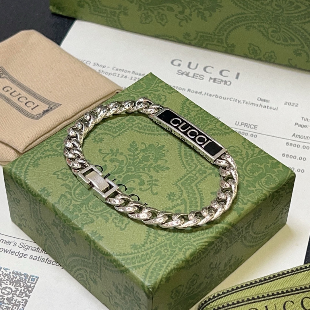 。 2025古驰新品手链出炉🌼 Gucci古驰手链最新款的经典款 精致无论款式 质感 都是绝对的顶尖fe
