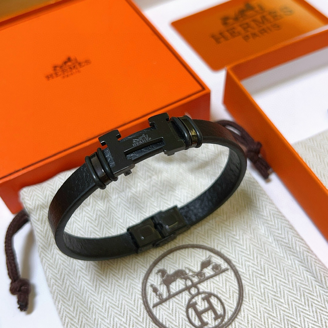     新品发售 👒🐎爱马仕手绳手环最新款纯手工编织牛皮材质档次更高明星同款H系列系列🎸经典款系列手链手