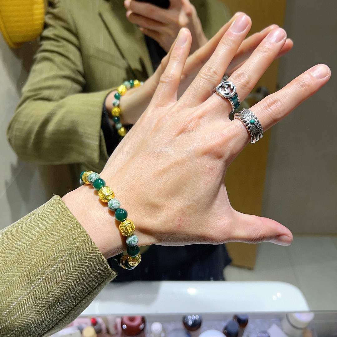   新品发布👒𝐆𝐮𝐜𝐜𝐢古驰手链👨👩男女同款 最新款绿玛瑙水晶手链档次更高明星同款Anger Fores