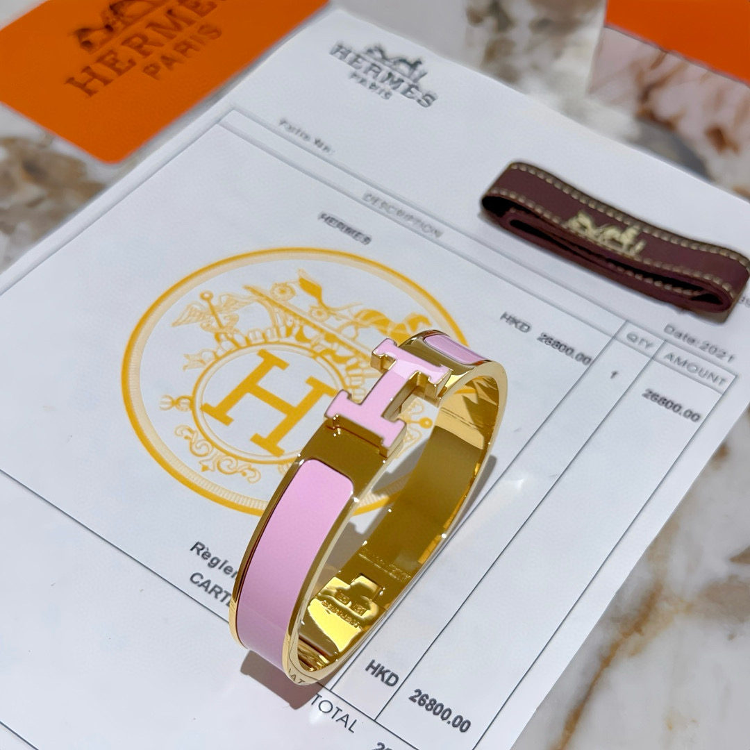 。 Hermes 爱马仕手镯 ❗️v金原版定制 爱马仕手环 珐琅工艺太考验师傅的手艺了 要确保色泽手工制