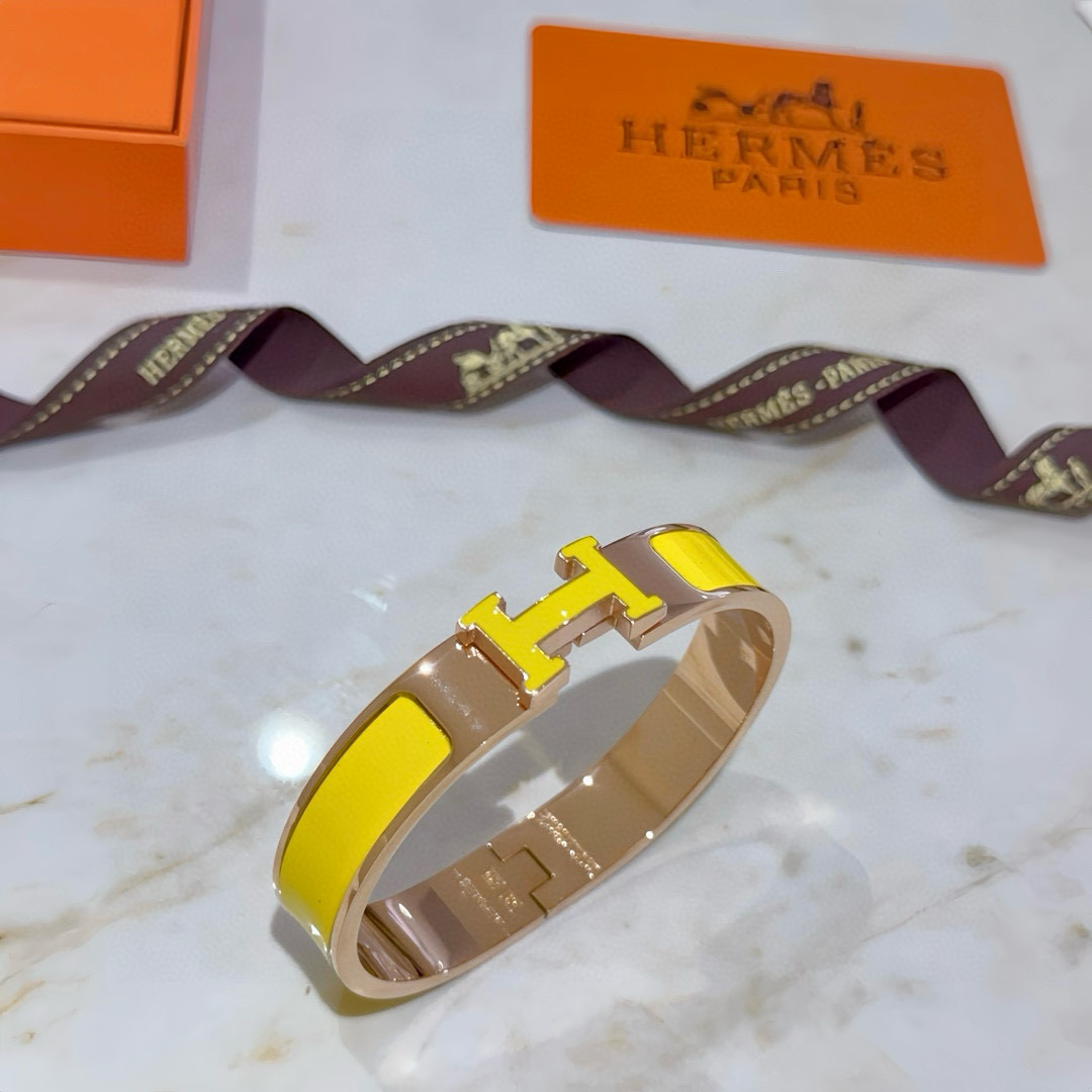 。 Hermes 爱马仕手镯 ❗️v金原版定制 爱马仕手环 珐琅工艺太考验师傅的手艺了 要确保色泽手工制