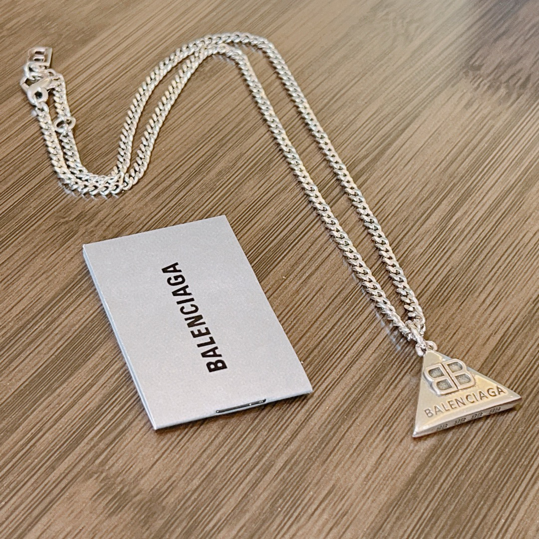 。 原单货🔹🔹新品 巴黎世家项链 Balenciaga 新款项链🔹专柜一致 细节做工精细 每个细节流程到