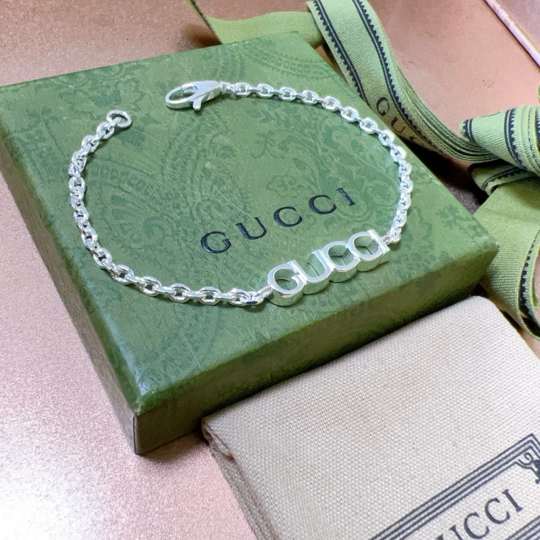 。最新出炉土豪版手链 独家高品质🌼 Gucci古驰手链最新款的经典款 精致无论款式 质感 都是绝对的顶尖