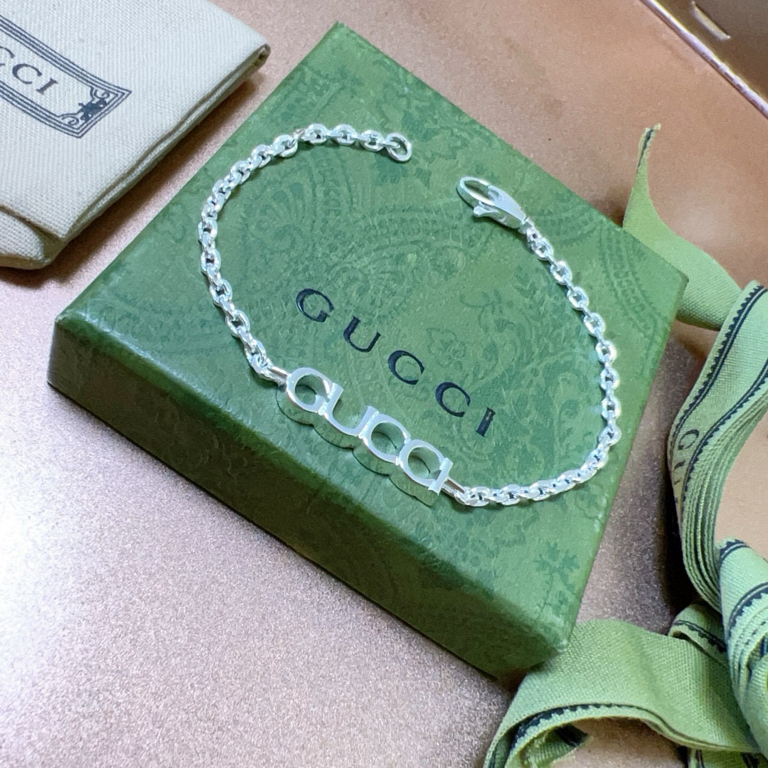。最新出炉土豪版手链 独家高品质🌼 Gucci古驰手链最新款的经典款 精致无论款式 质感 都是绝对的顶尖