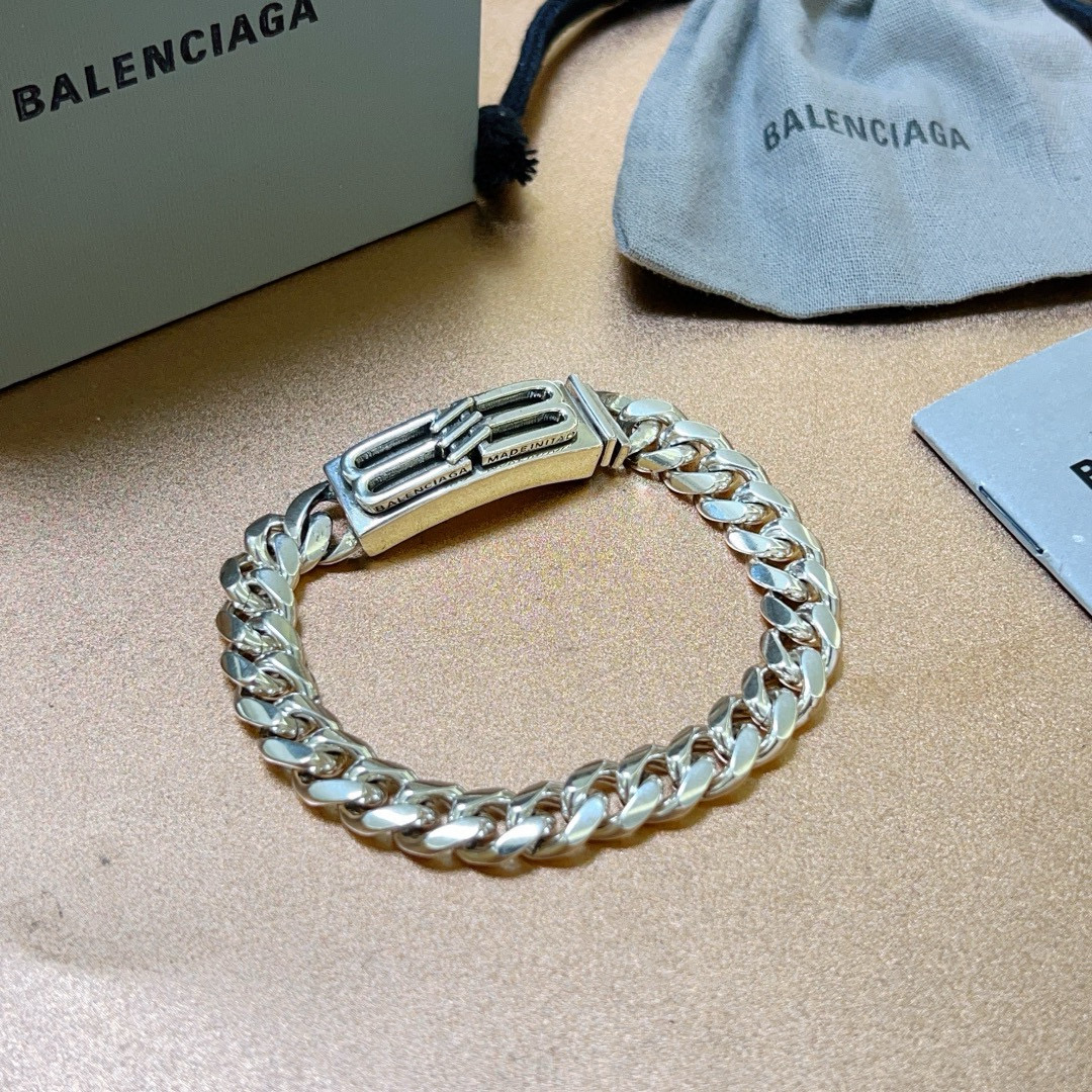 。 原单货🔹🔹新品 巴黎世家 Balenciaga手链🔹专柜一致巴黎世家手链 男士火爆款出货 设计独特 