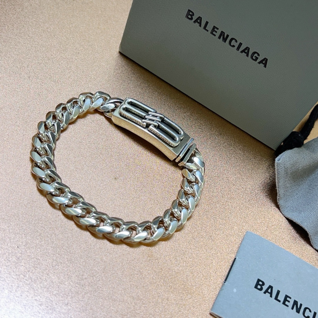 。 原单货🔹🔹新品 巴黎世家 Balenciaga手链🔹专柜一致巴黎世家手链 男士火爆款出货 设计独特 