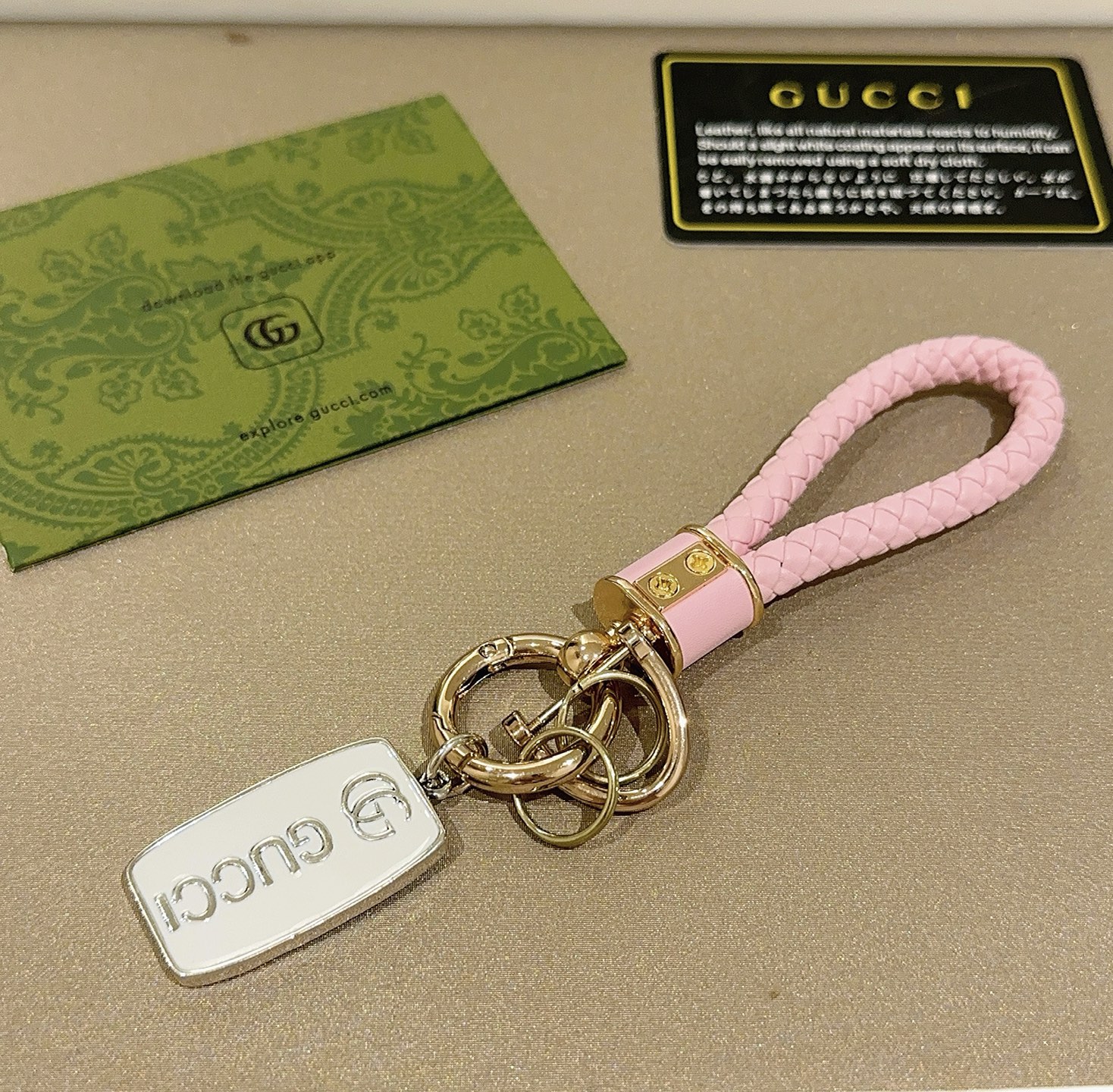    新品发布 👒𝐆𝐮𝐜𝐜𝐢古驰钥匙扣 古驰包包扣 最新款包包挂饰档次更高明星同款Anger Fores