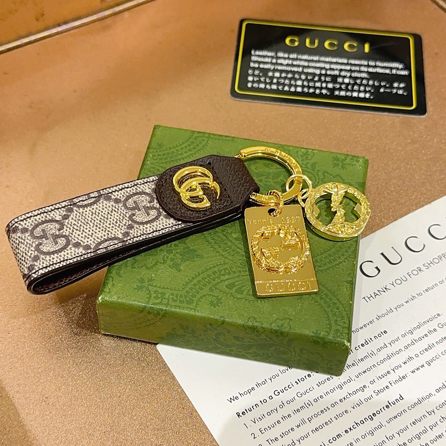    新品发布 👒𝐆𝐮𝐜𝐜𝐢古驰钥匙扣 古驰包包扣 最新款包包挂饰档次更高明星同款Anger Fores