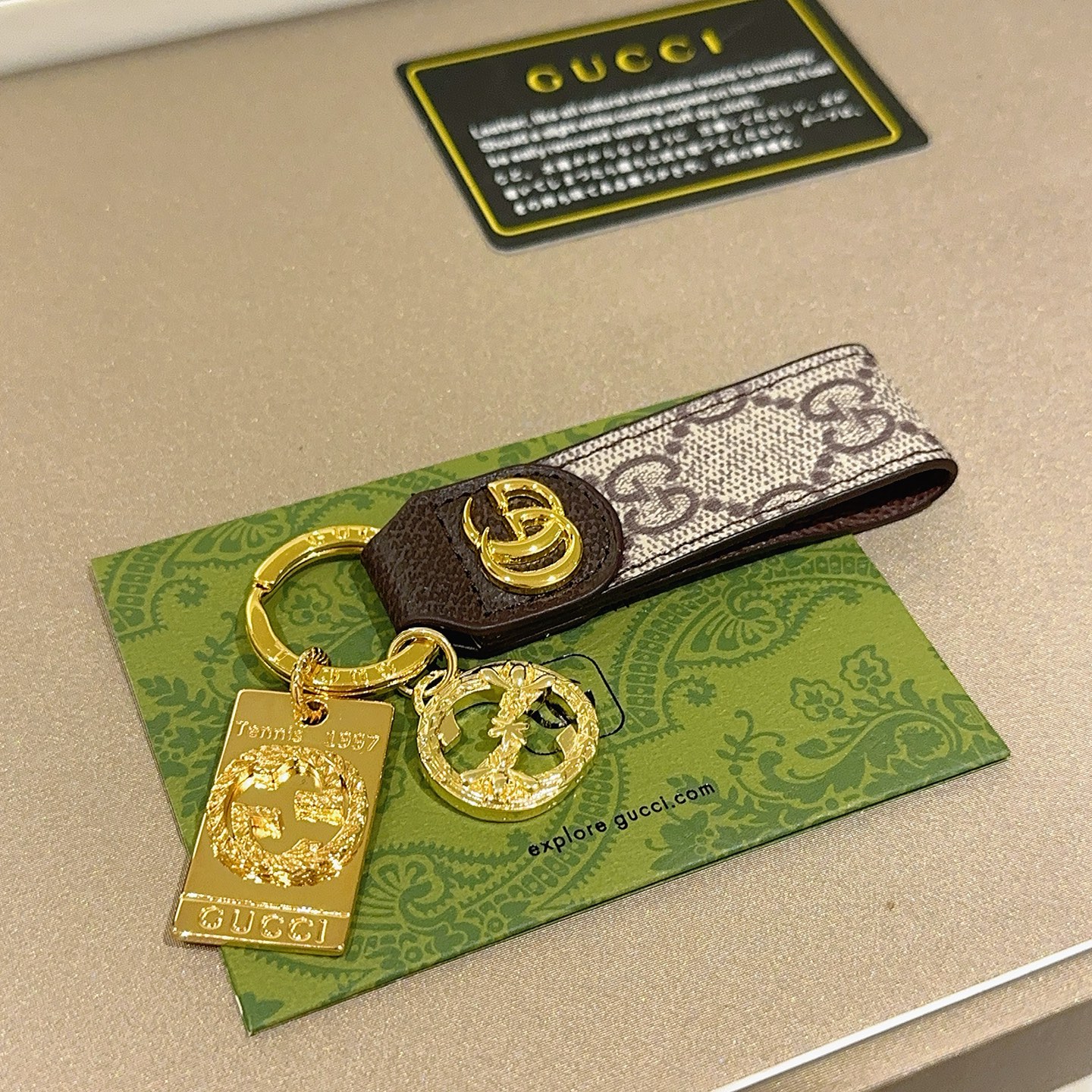    新品发布 👒𝐆𝐮𝐜𝐜𝐢古驰钥匙扣 古驰包包扣 最新款包包挂饰档次更高明星同款Anger Fores