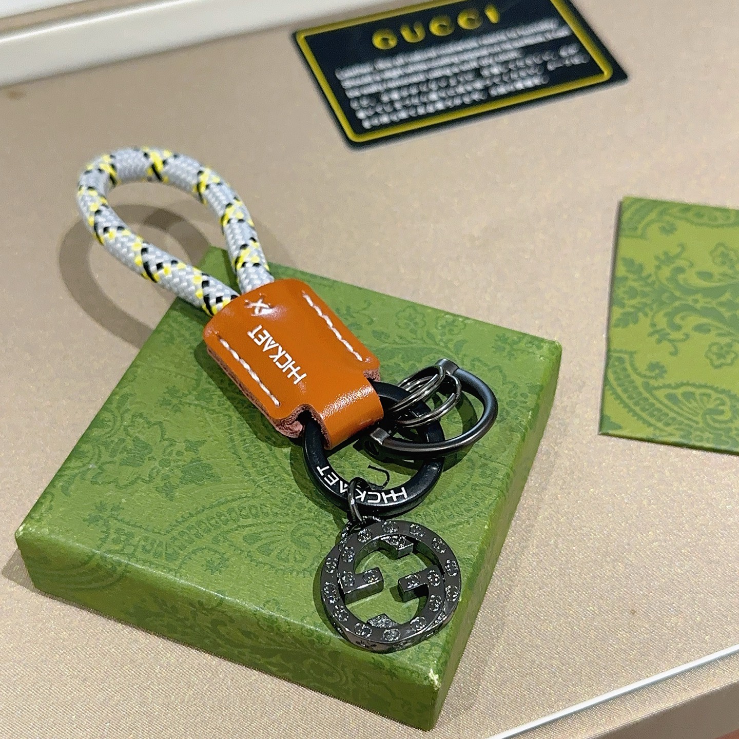    新品发布 👒𝐆𝐮𝐜𝐜𝐢古驰钥匙扣 古驰包包扣 最新款包包挂饰档次更高明星同款Anger Fores