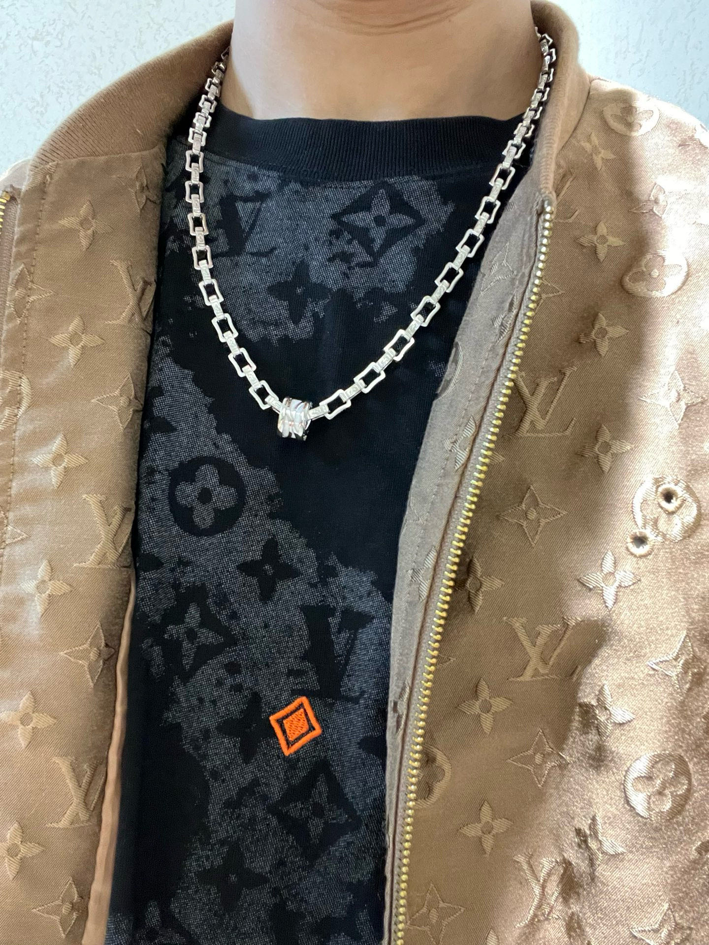  宝格丽项链V金材质 BVLGARI宝格丽 DIVAS‘ DREAM 系列 品相完美，细节无敌，那种独特