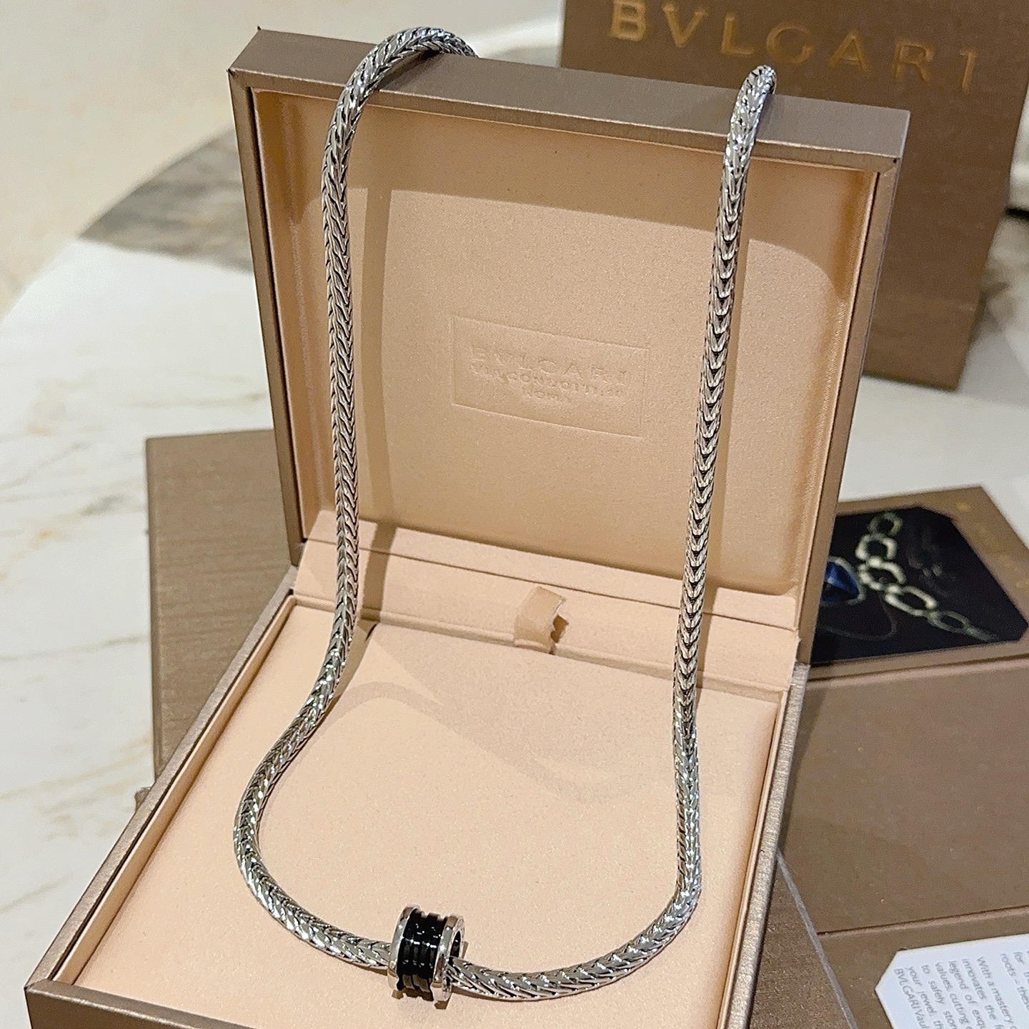  宝格丽项链V金材质 。BVLGARI宝格丽 DIVAS‘ DREAM 系列 品相完美，细节无敌，那种独