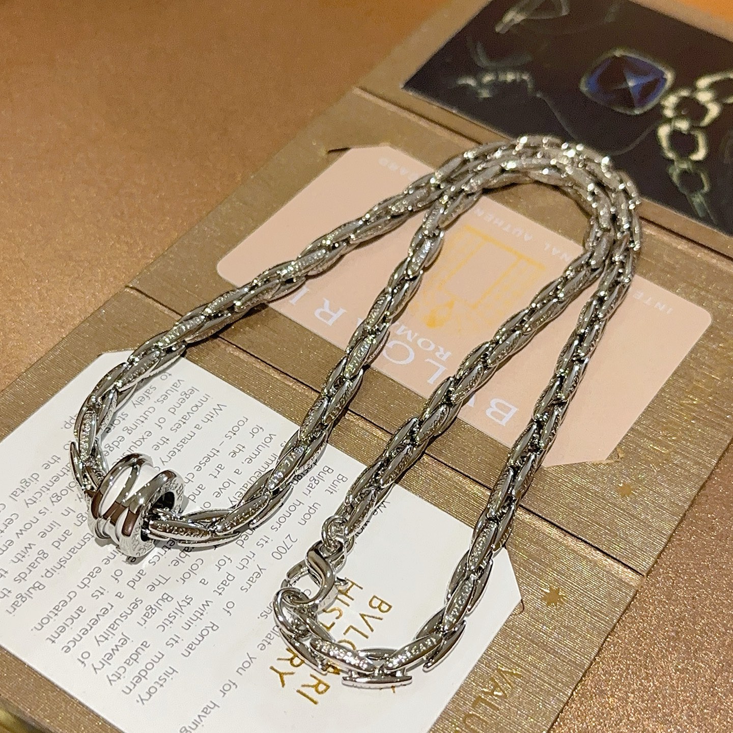  宝格丽项链V金材质 。BVLGARI宝格丽 DIVAS‘ DREAM 系列 品相完美，细节无敌，那种独
