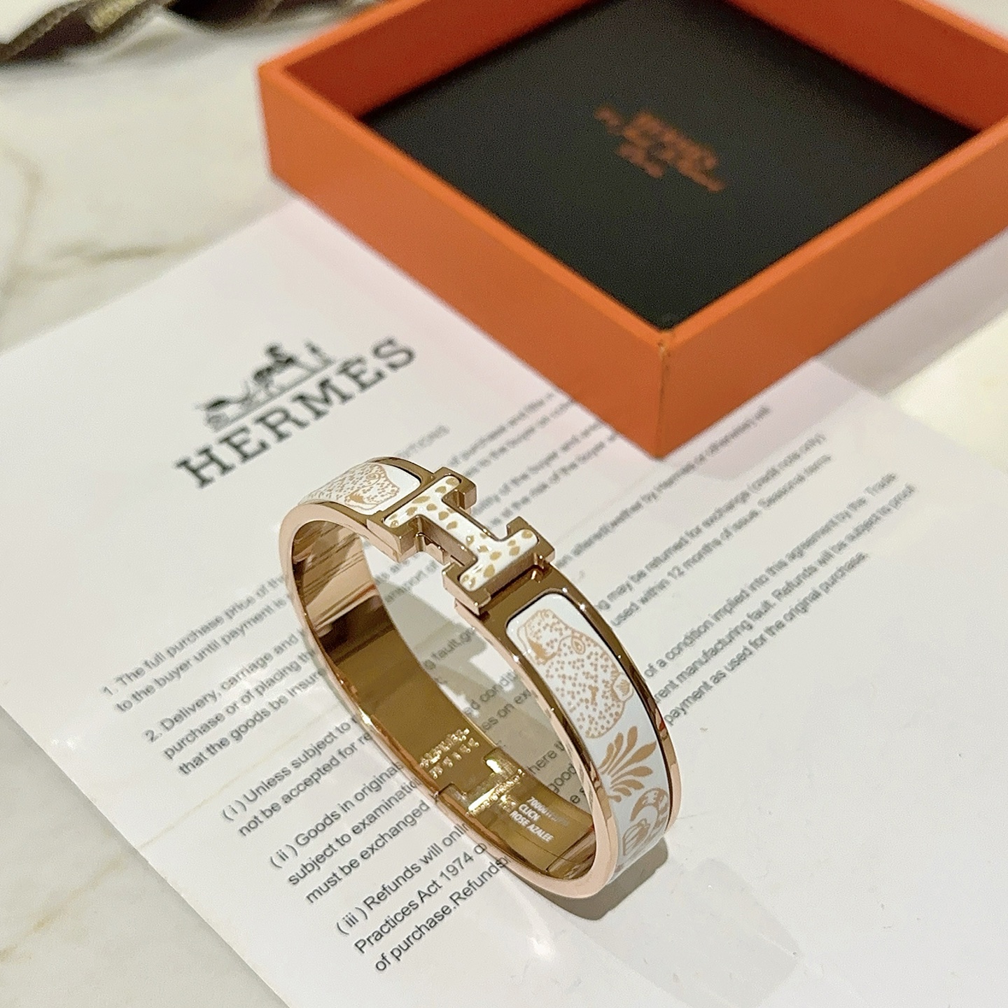 。 Hermes 爱马仕手镯 ❗️v金原版定制 爱马仕手环 珐琅工艺太考验师傅的手艺了 要确保色泽手工制