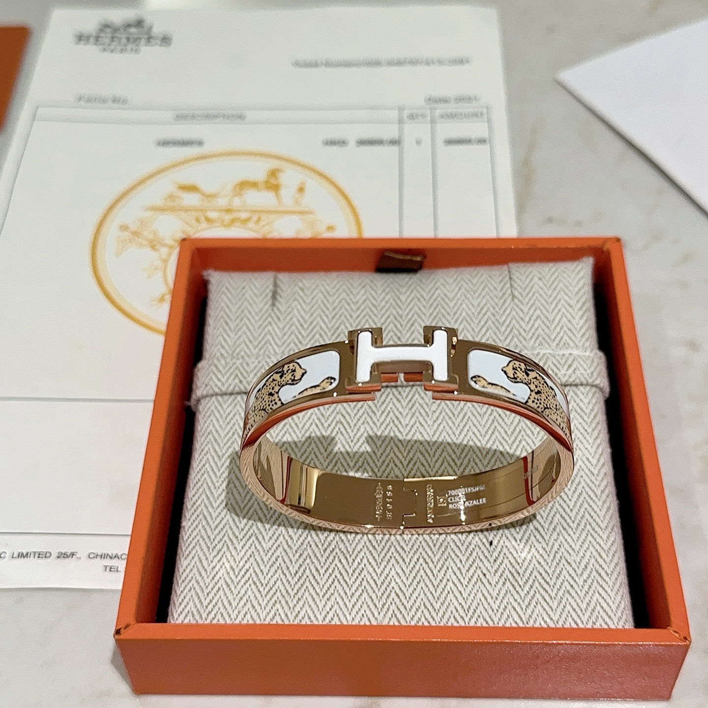 。 Hermes 爱马仕手镯 ❗️v金原版定制 爱马仕手环 珐琅工艺太考验师傅的手艺了 要确保色泽手工制