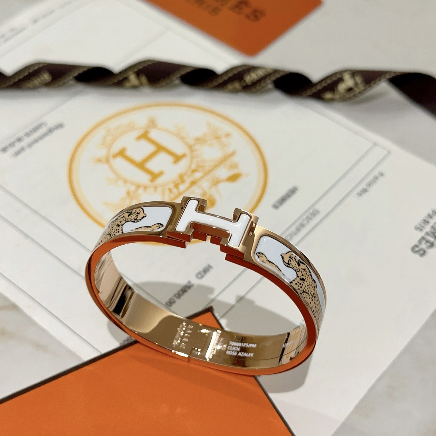 。 Hermes 爱马仕手镯 ❗️v金原版定制 爱马仕手环 珐琅工艺太考验师傅的手艺了 要确保色泽手工制