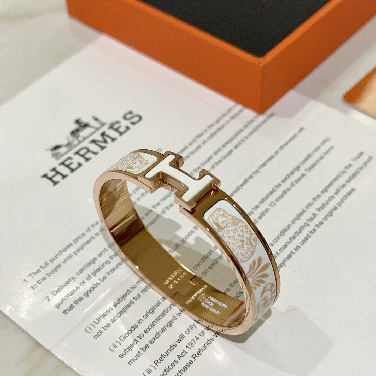 。 Hermes 爱马仕手镯 ❗️v金原版定制 爱马仕手环 珐琅工艺太考验师傅的手艺了 要确保色泽手工制