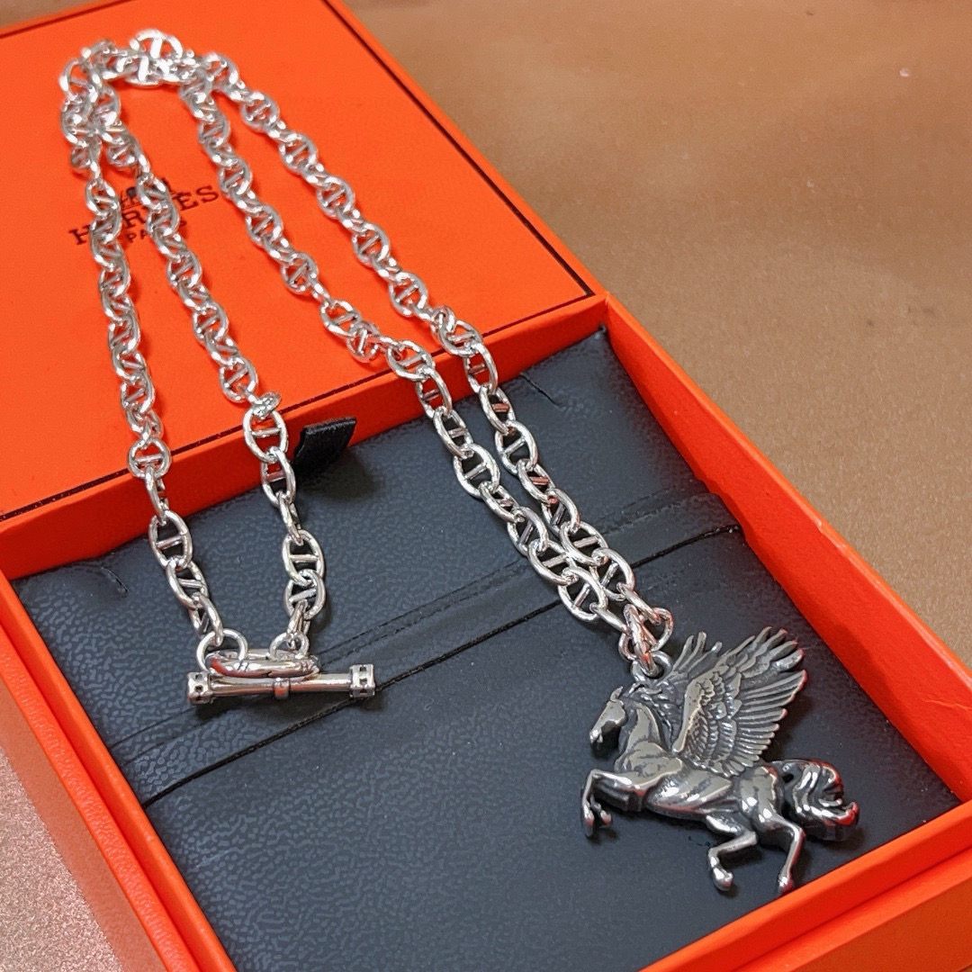 🐴🐴🐴 爱马仕项链 新品发布 HERMES 必备款猪鼻子系列首饰 高端定制.高端链条经典搭配 新品 简单