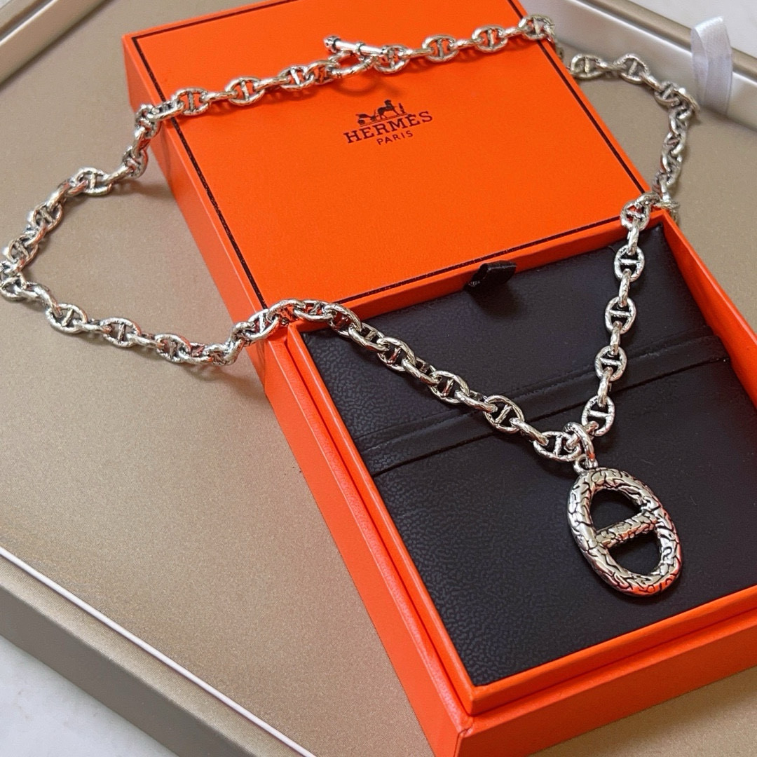 🐴🐴🐴 爱马仕项链 新品发布 HERMES 必备款猪鼻子系列首饰 高端定制.高端链条经典搭配 新品 简单