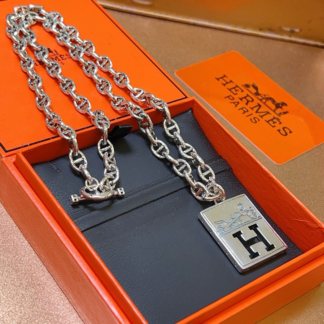 🐴🐴🐴 爱马仕项链 新品发布 HERMES 必备款猪鼻子系列首饰 高端定制.高端链条经典搭配 新品 简单