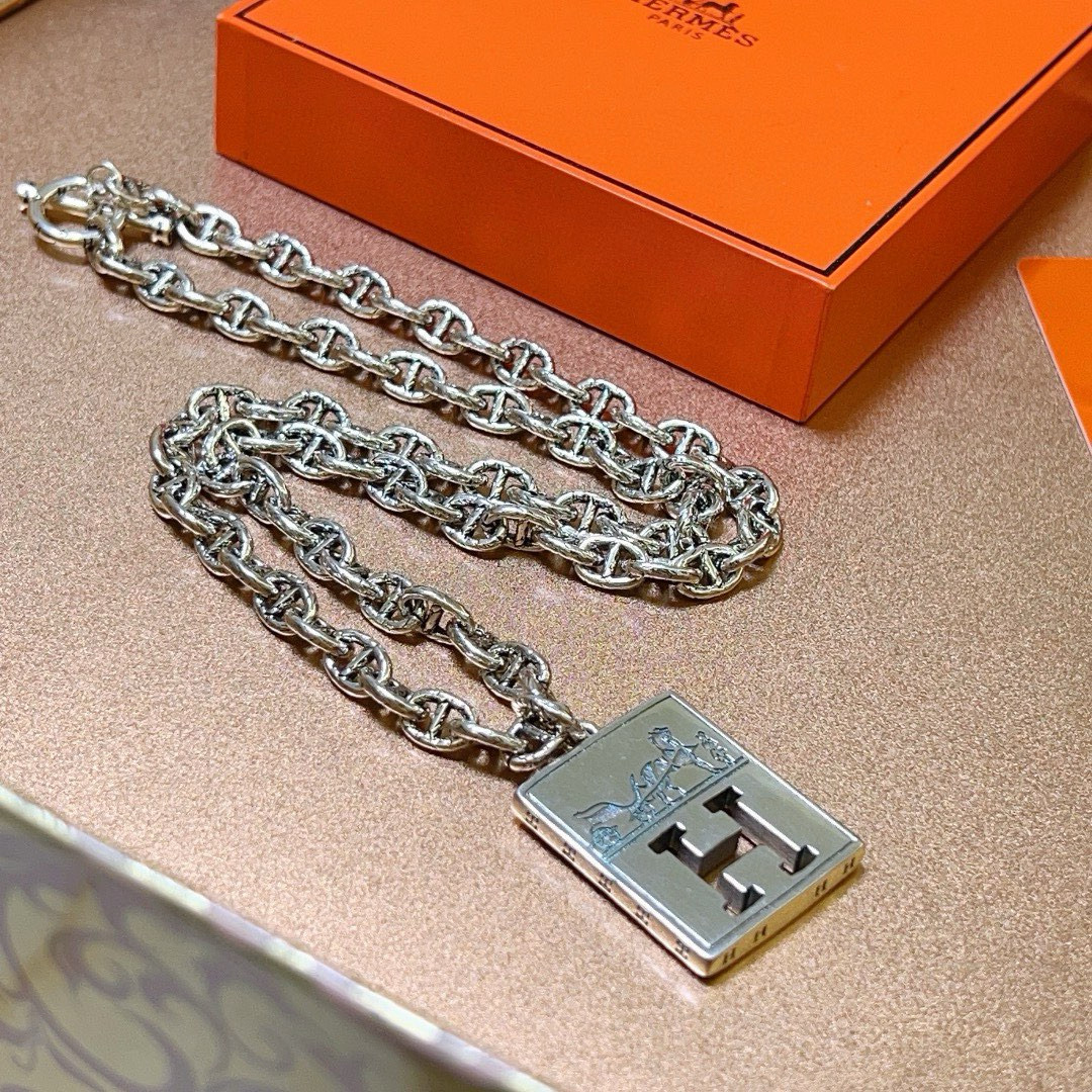 🐴🐴🐴 爱马仕项链 新品发布 HERMES 必备款猪鼻子系列首饰 高端定制.高端链条经典搭配 新品 简单
