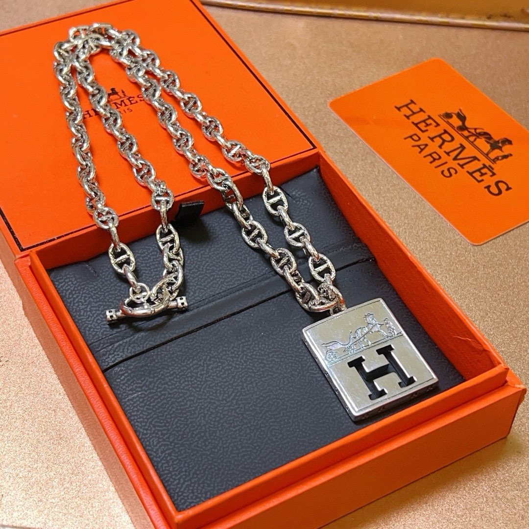 🐴🐴🐴 爱马仕项链 新品发布 HERMES 必备款猪鼻子系列首饰 高端定制.高端链条经典搭配 新品 简单