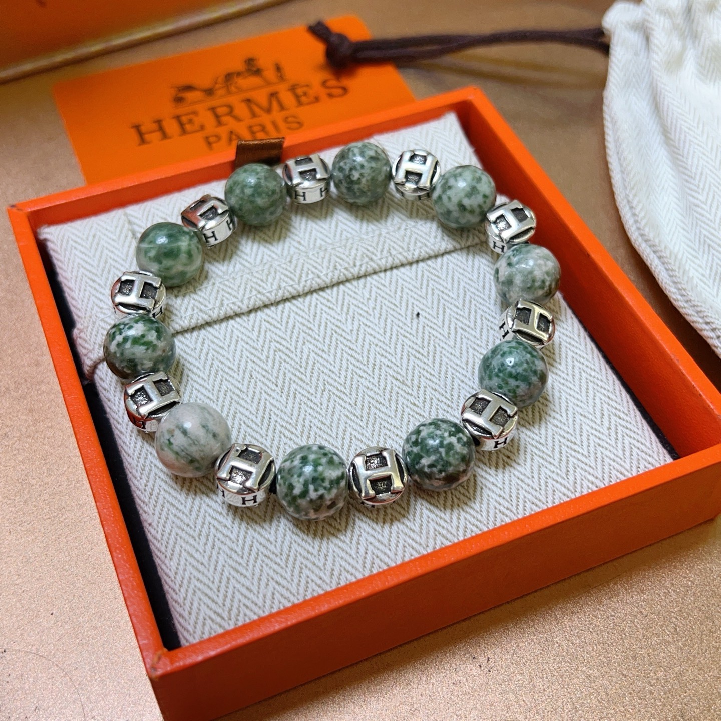  新品发布 👒Hermas爱马仕手链👨👩奢华爱马仕手串 天然石药王石手链男女同款 最新款全件串珠手链档