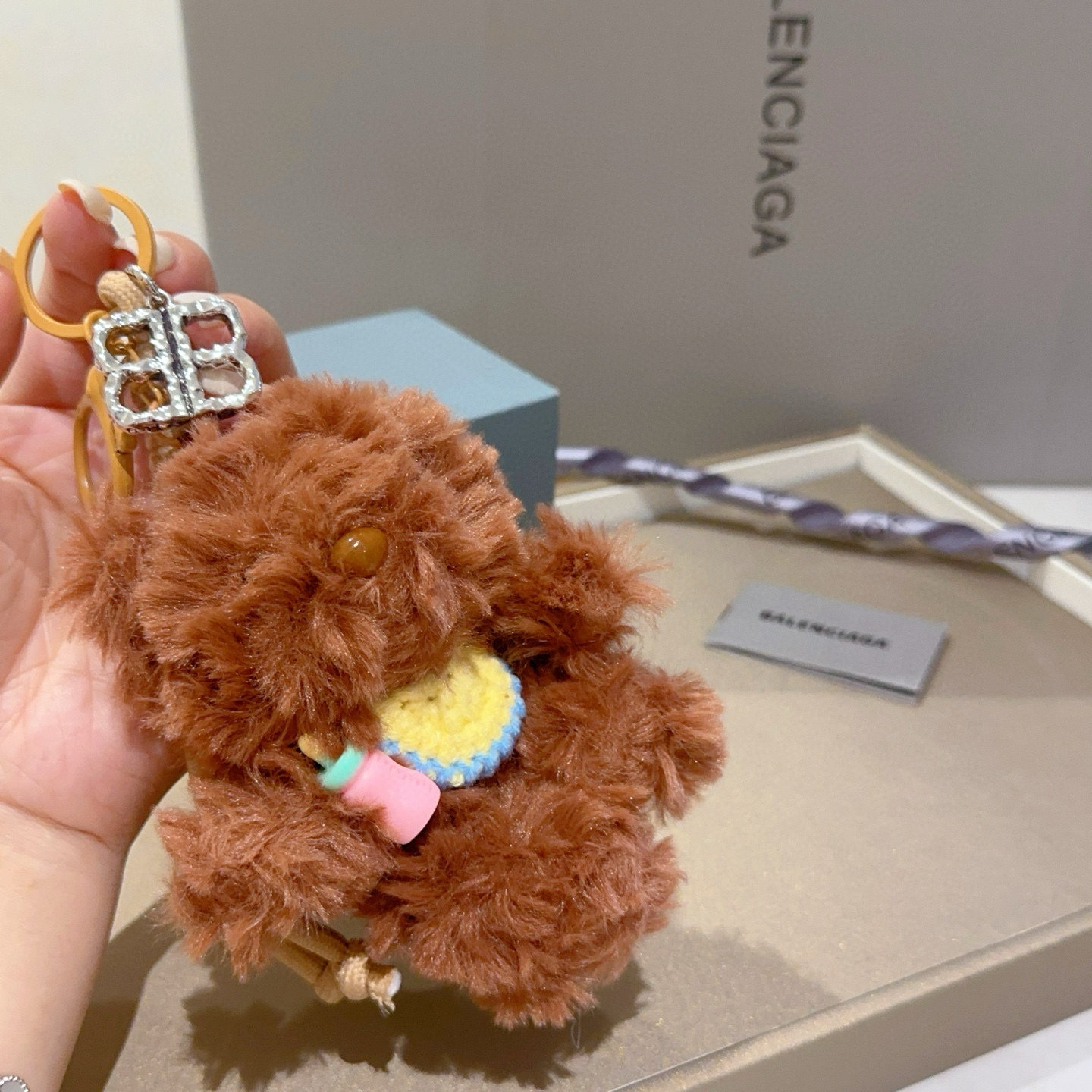    新品发布 巴黎世家包包挂饰钥匙扣 巴黎世家钥匙扣 最新款包包挂饰档次更高明星同款 经典款联名设计理