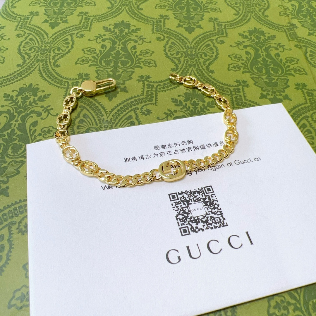 。 2025最新出炉土豪版手链 认准细节链身闪沙效果  独家高品质🌼 Gucci古驰手链最新款的经典款 