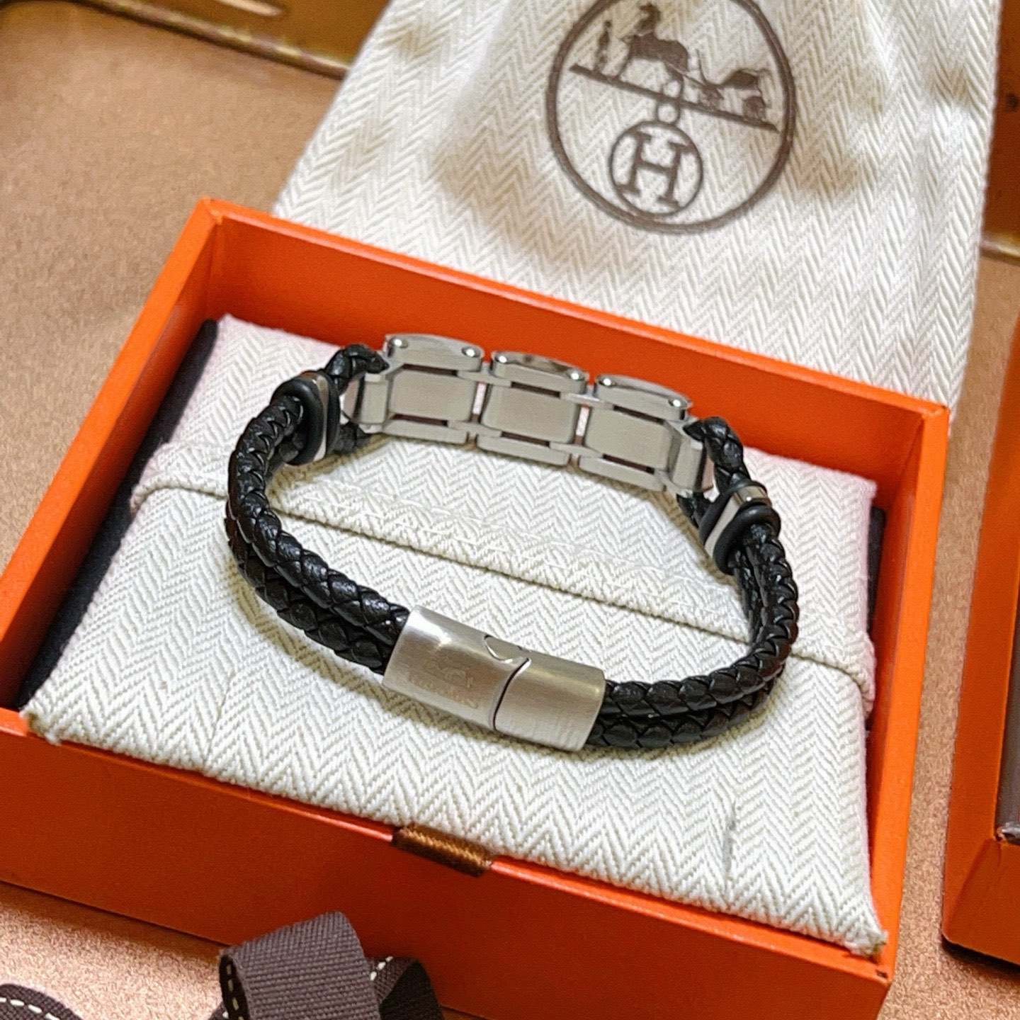 。新款Hermes爱马仕手链编织手绳加厚版 黄金版。高级精工版色色众多网红同款 爱马仕手链❗️太考验师傅