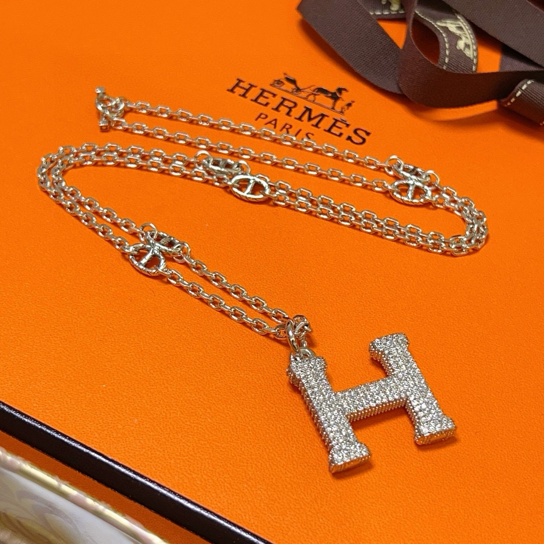 。🌀🌟HERMES  爱马仕项链 猪鼻子项链系列首饰 进口定制.高端链条经典搭配 新品 简单时尚🌟专柜一