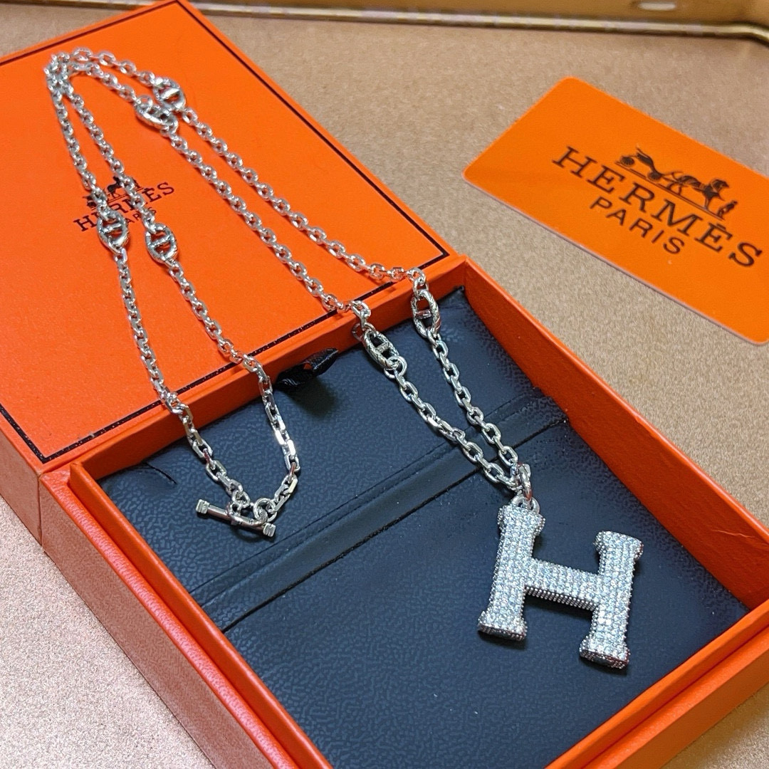 。🌀🌟HERMES  爱马仕项链 猪鼻子项链系列首饰 进口定制.高端链条经典搭配 新品 简单时尚🌟专柜一