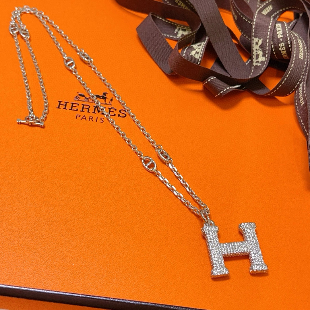 。🌀🌟HERMES  爱马仕项链 猪鼻子项链系列首饰 进口定制.高端链条经典搭配 新品 简单时尚🌟专柜一