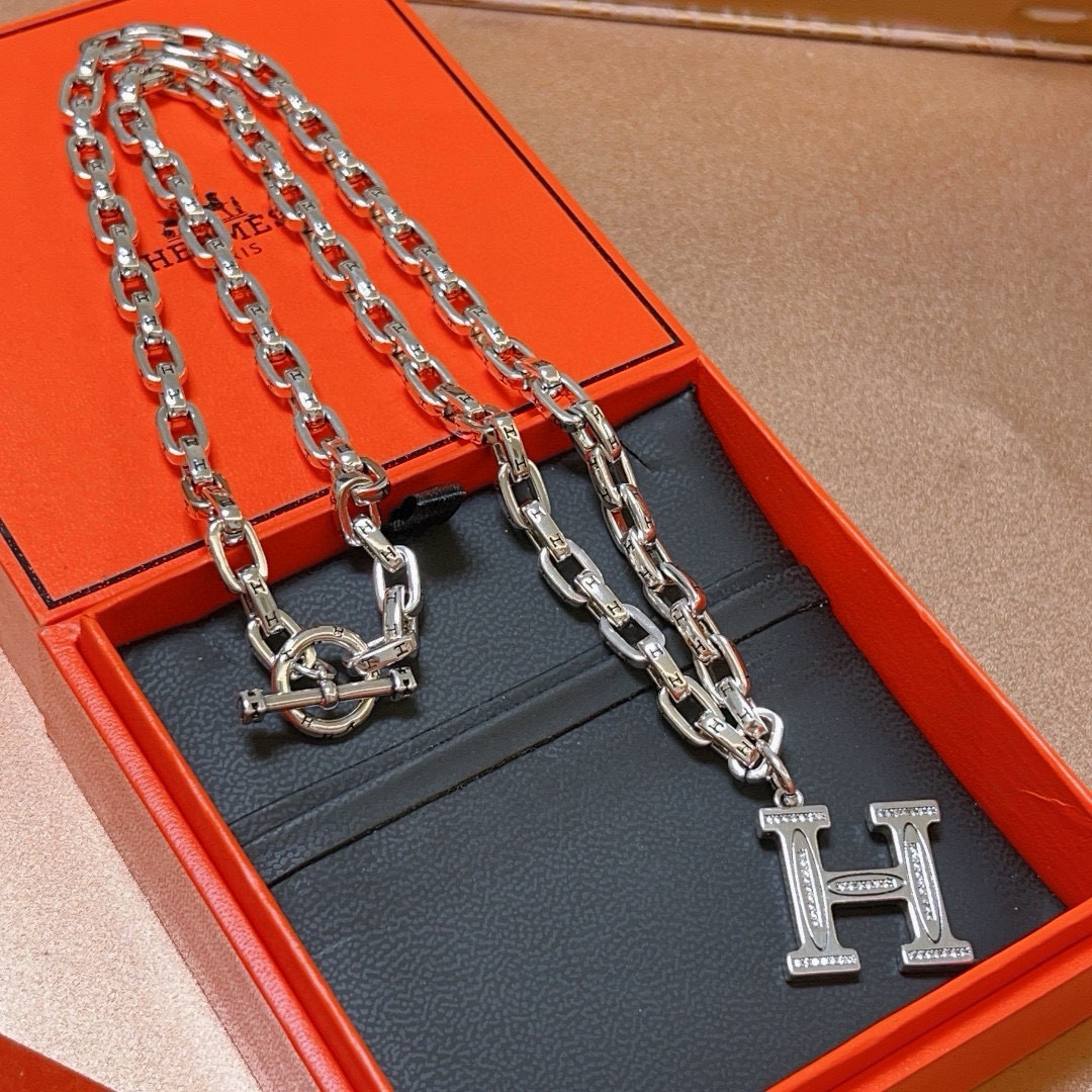 。🌀🌟HERMES  爱马仕项链 猪鼻子项链系列首饰 进口定制.高端链条经典搭配 新品 简单时尚🌟专柜一