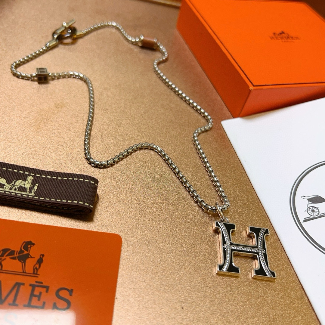 。🌀🌟HERMES  爱马仕项链 猪鼻子项链系列首饰 进口定制.高端链条经典搭配 新品 简单时尚🌟专柜一