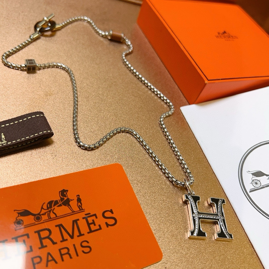 。🌀🌟HERMES  爱马仕项链 猪鼻子项链系列首饰 进口定制.高端链条经典搭配 新品 简单时尚🌟专柜一