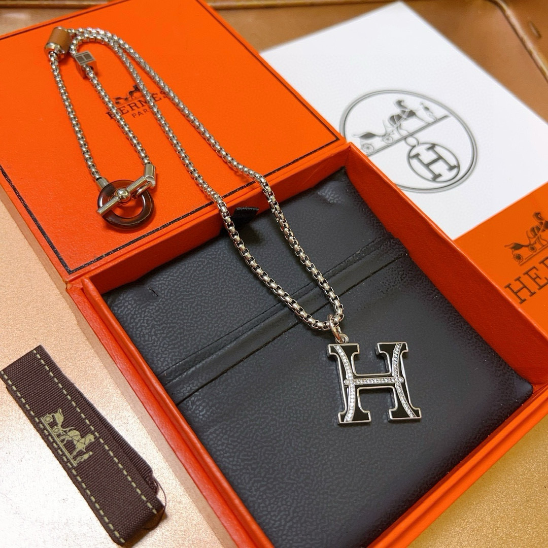 。🌀🌟HERMES  爱马仕项链 猪鼻子项链系列首饰 进口定制.高端链条经典搭配 新品 简单时尚🌟专柜一