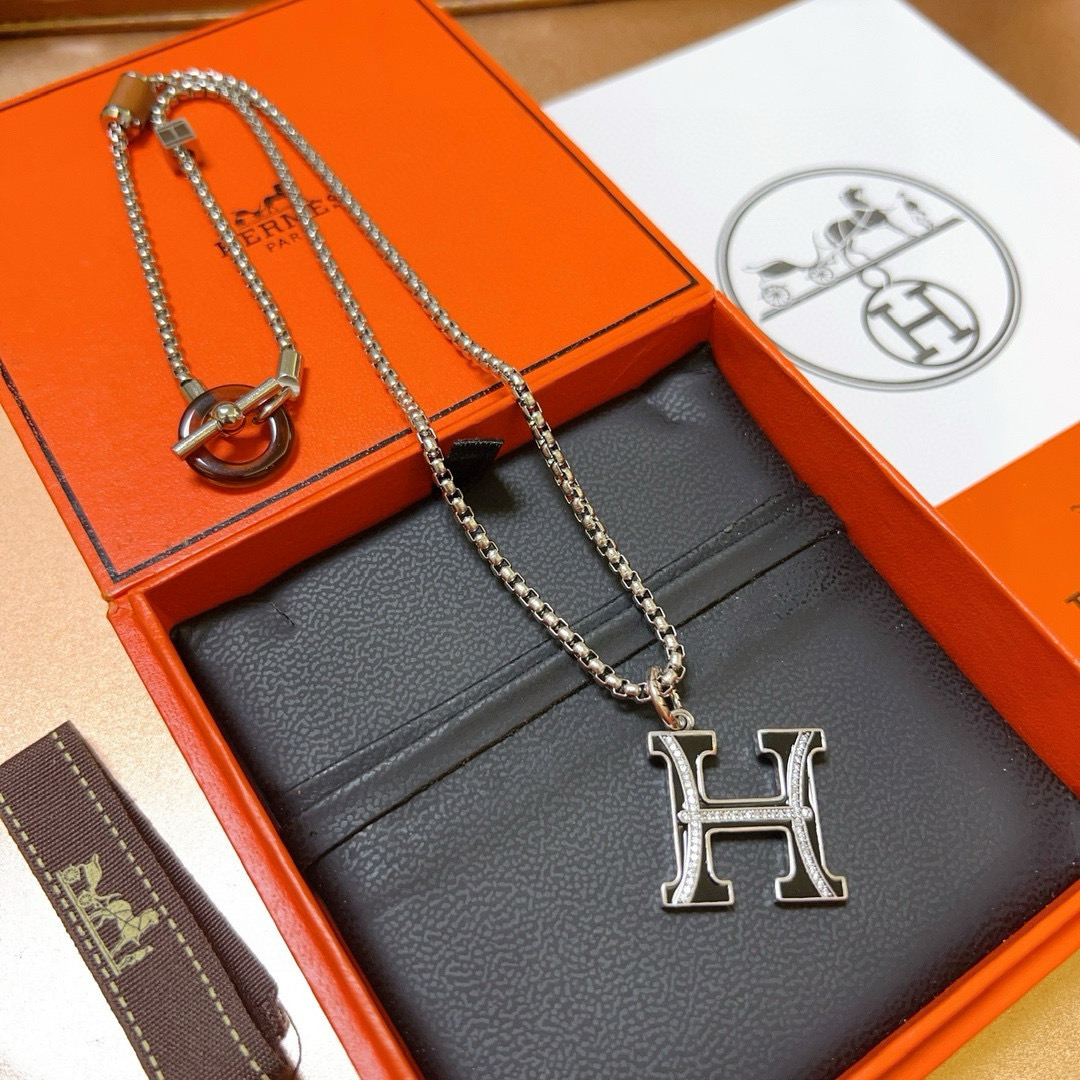 。🌀🌟HERMES  爱马仕项链 猪鼻子项链系列首饰 进口定制.高端链条经典搭配 新品 简单时尚🌟专柜一