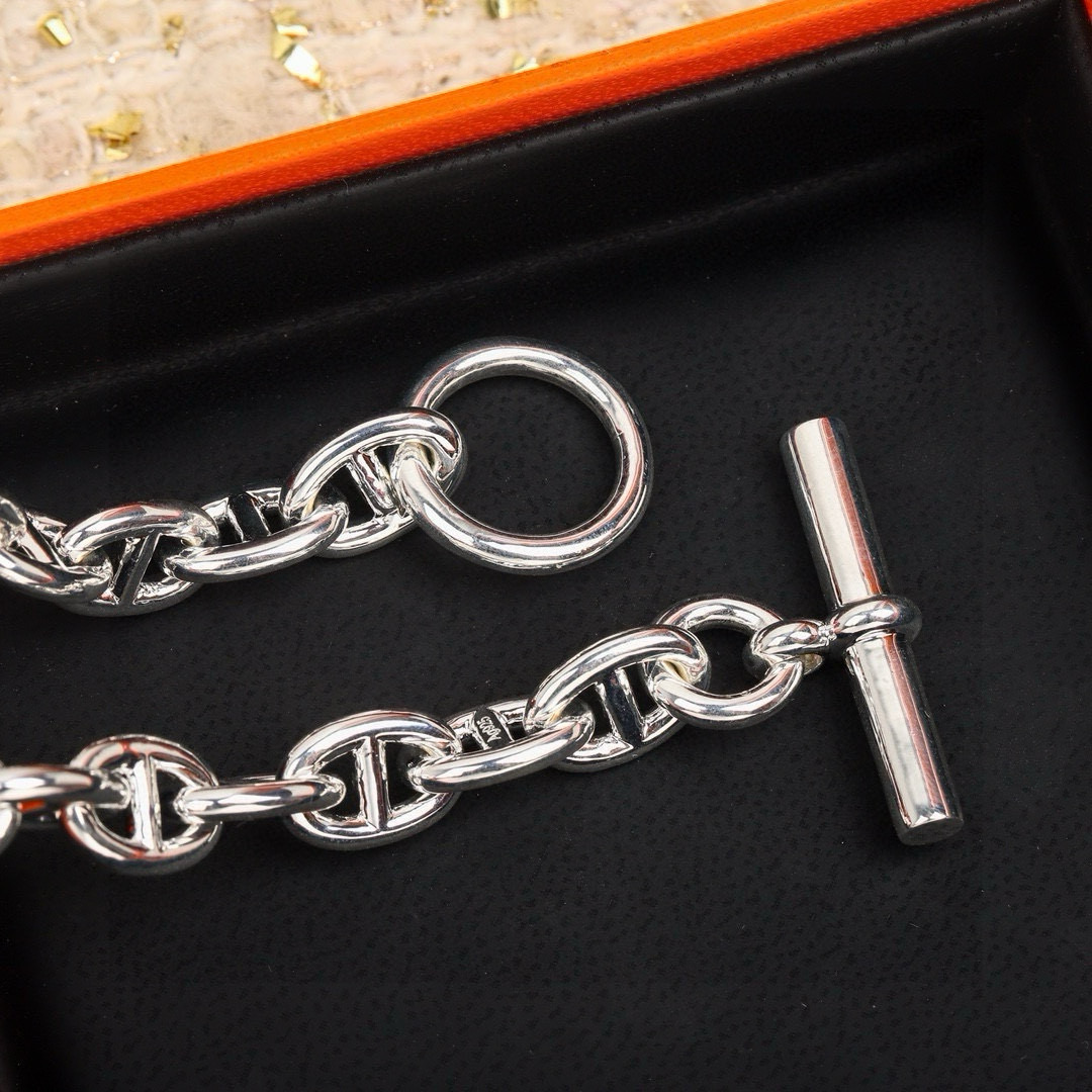 “Emasy Chain Pig’s Nose Series: 1938 Jewelry Innovation and Elegance” - 图片 4