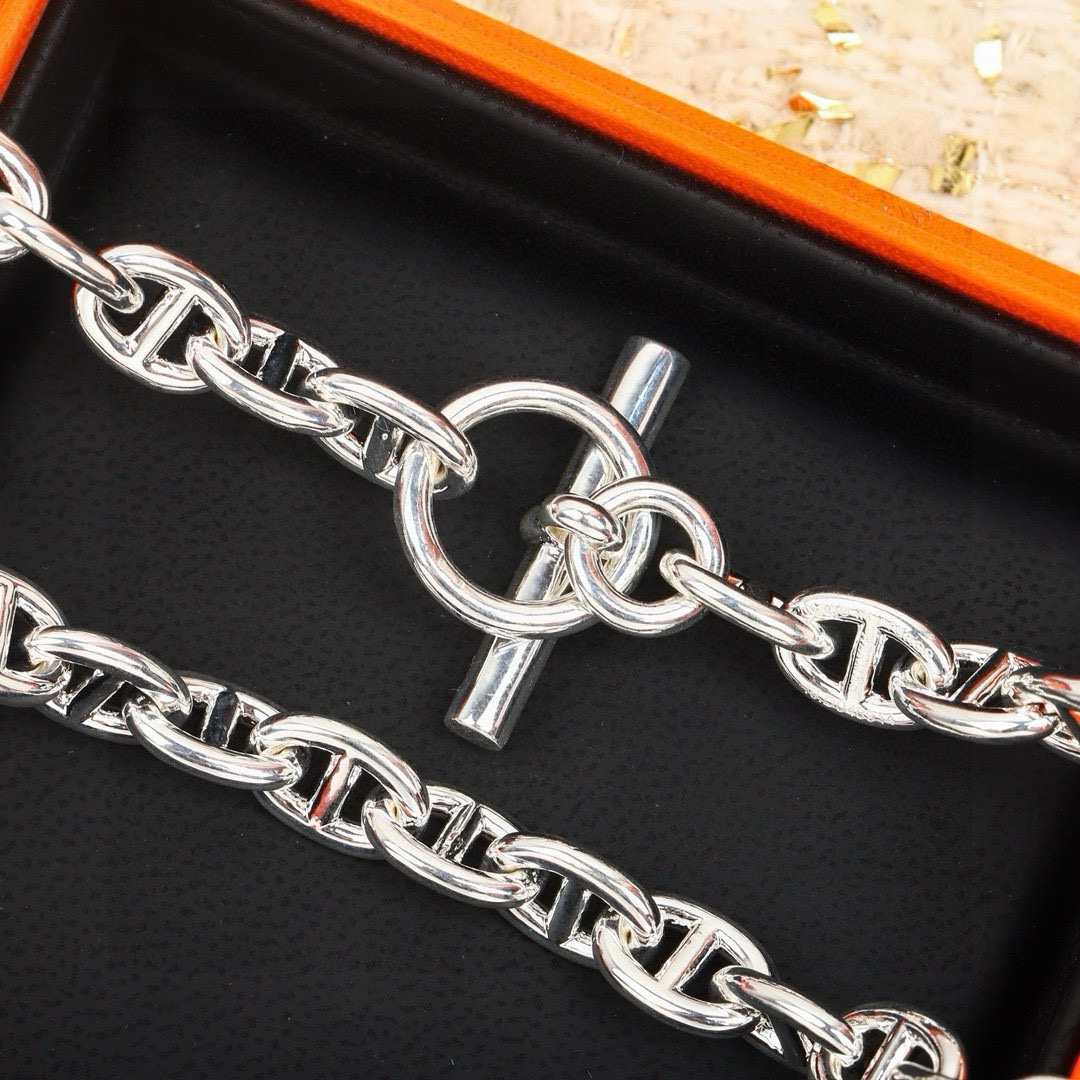 “Emasy Chain Pig’s Nose Series: 1938 Jewelry Innovation and Elegance” - 图片 3