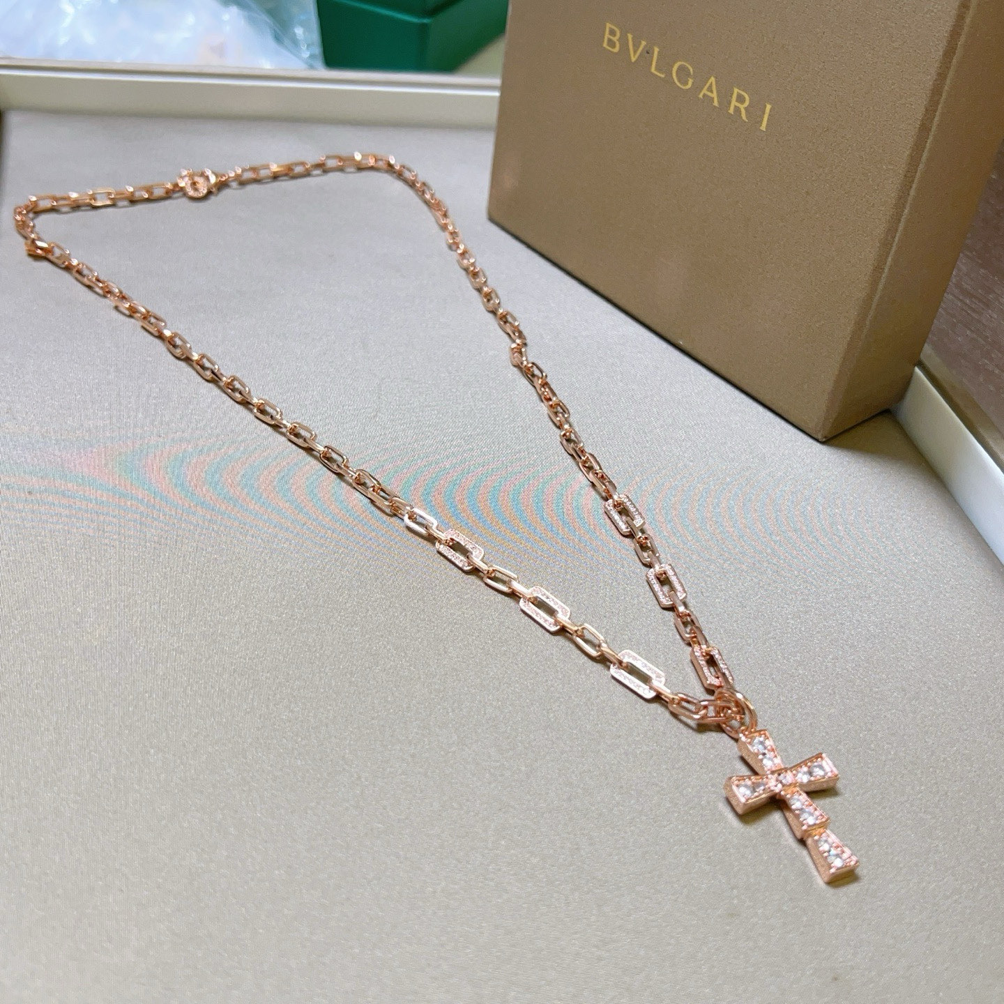  宝格丽项链V金材质 BVLGARI宝格丽 DIVAS‘ DREAM 系列 品相完美，细节无敌，那种独特