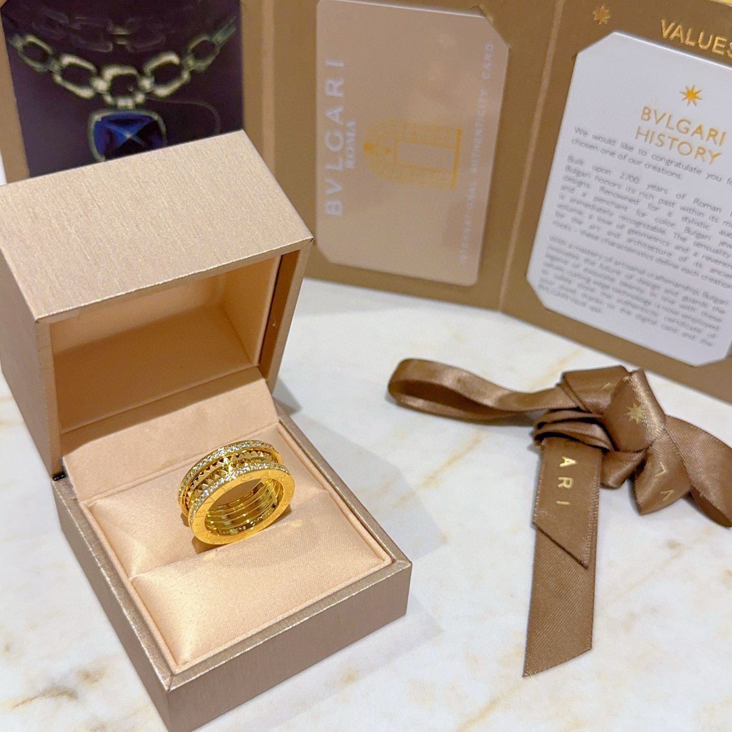 。宝格丽项链V金材质 。BVLGARI宝格丽 DIVAS‘ DREAM 系列 品相完美，细节无敌，那种独