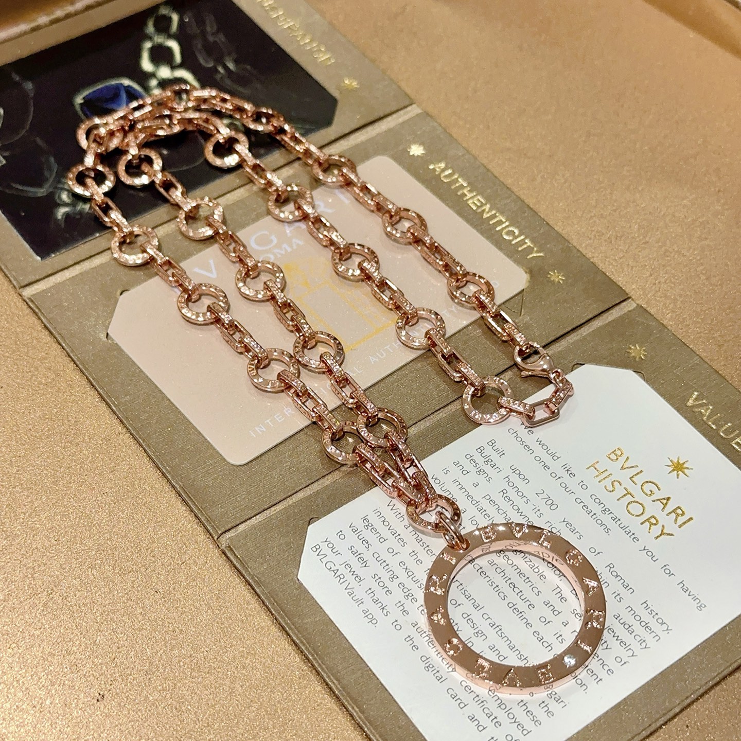  宝格丽项链V金材质 。BVLGARI宝格丽 DIVAS‘ DREAM 系列 品相完美，细节无敌，那种独